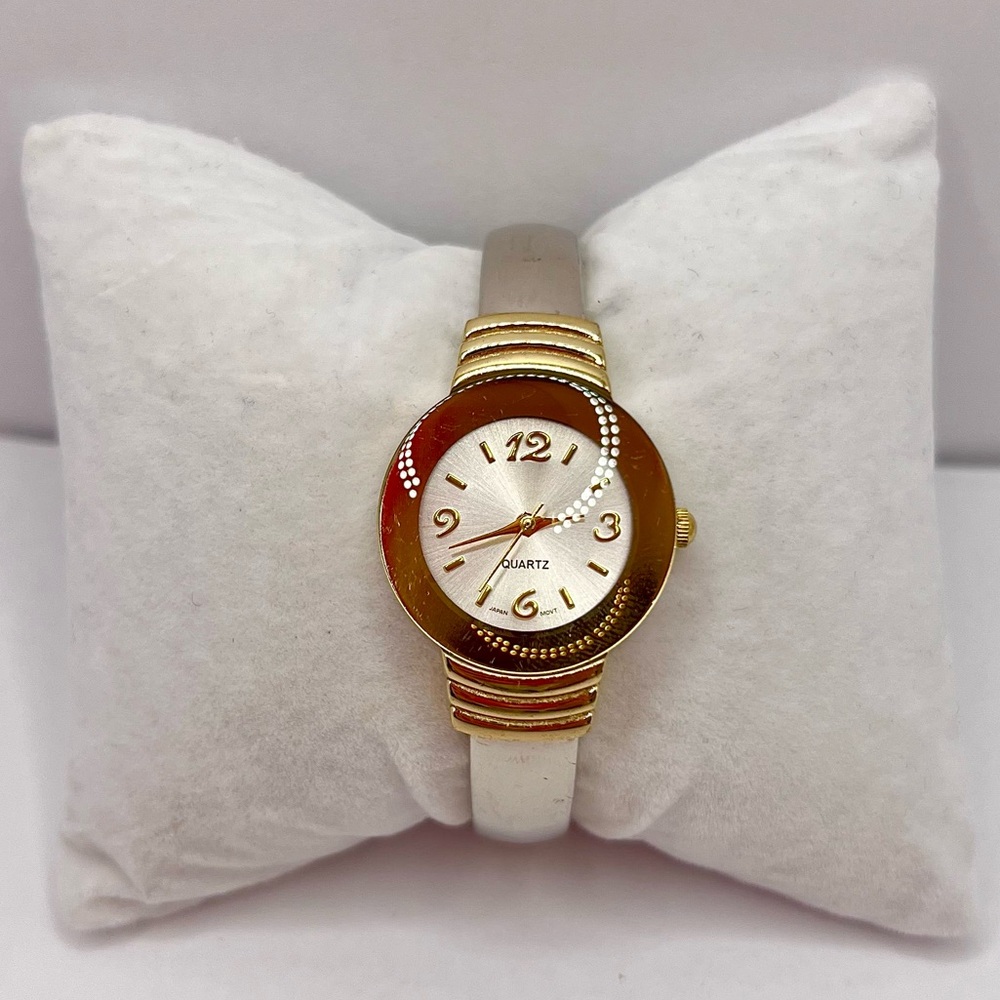 Vintage Gold Tone Cuff Bangle Watch – Black Enamel Bracelet Quartz